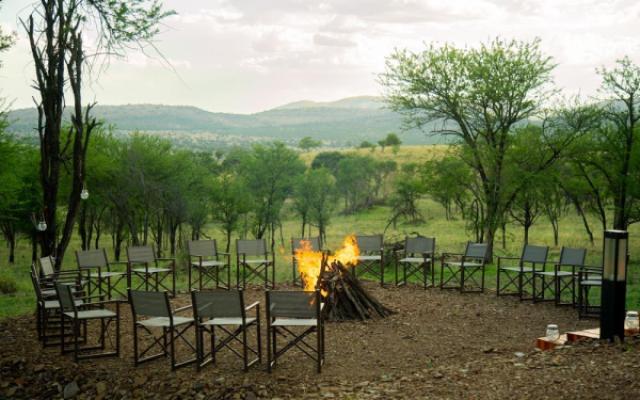Evening campfire at Luwela Camp