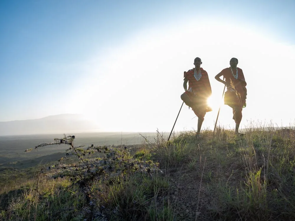 La tribu datoga de Tanzania: la cultura y la historia únicas del pueblo mang’ati – Maasai warriors on the plains at Osiligilai